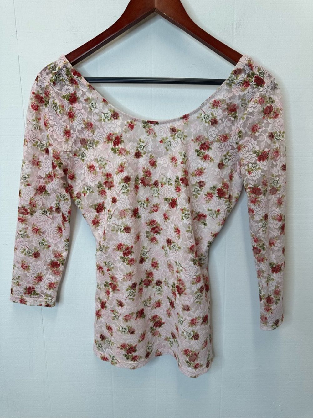 Guess Women’s Medium Pink Floral Lace Overlay 3/4 Sleeve Top Dainty Cute 90s
